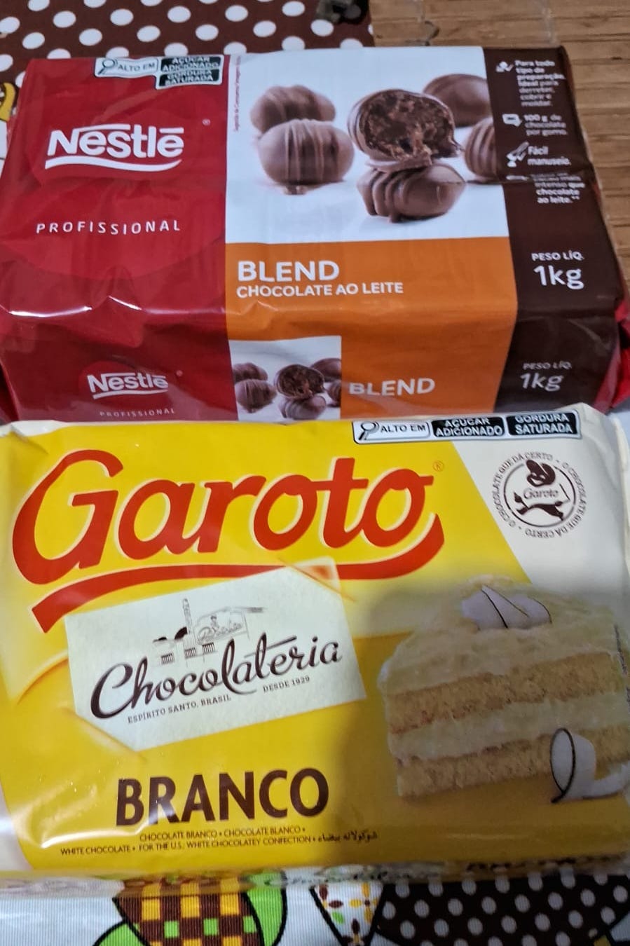 Chocolate Nestlé e Garoto